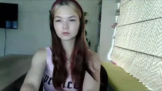 AvrilGillig online show from July 6, 1:07 pm