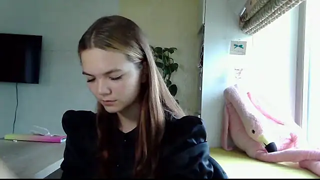 AvrilGillig online show from July 19, 9:39 am