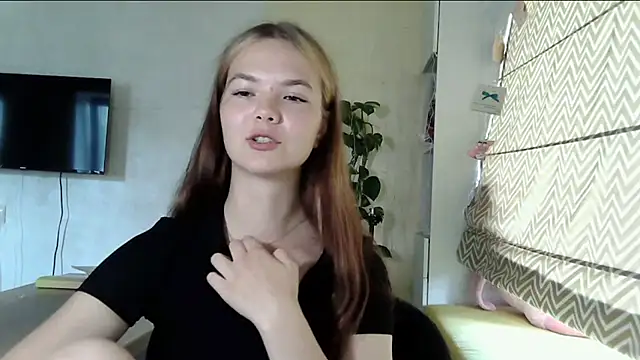 AvrilGillig online show from July 18, 8:23 am
