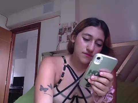 Snapshot of mariee- chatting on June 10, 8:21 pm mariee- online show from June 10, 8:21 pm