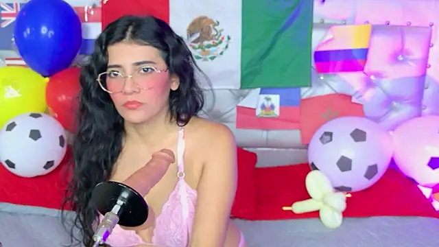 Scarlett  Moon online show from June 26, 1:50 pm