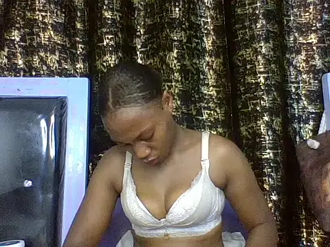 Lovey daisy15 online show from June 28, 1:45 am