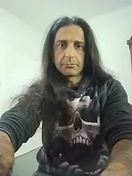 Nightcrawlers online show from June 14, 8:32 pm