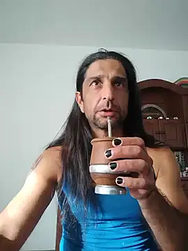 Nightcrawlers online show from June 26, 6:47 pm