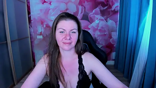 Snapshot of LunaKissesx chatting on July 11, 11:43 am LunaKissesx online show from July 11, 11:43 am