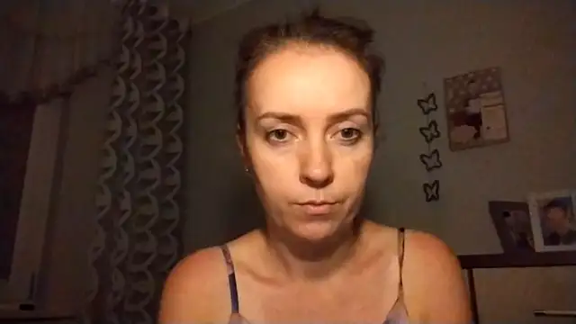 Snapshot of JenniferAlone chatting on July 3, 8:26 pm JenniferAlone online show from July 3, 8:26 pm