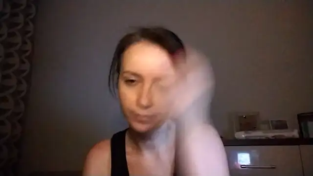 Snapshot of JenniferAlone chatting on July 7, 9:18 pm JenniferAlone online show from July 7, 9:18 pm
