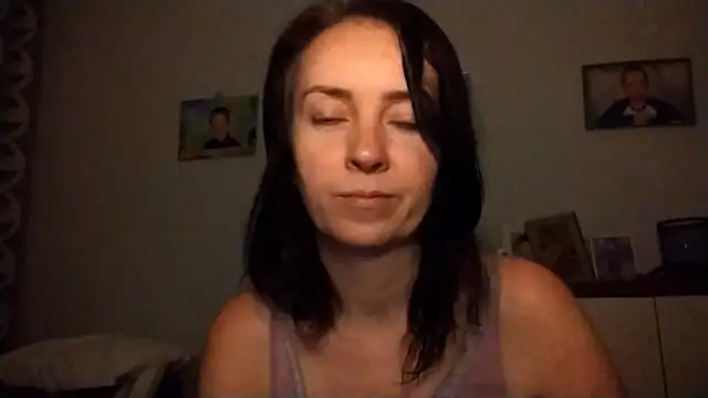 Snapshot of JenniferAlone chatting on July 4, 8:24 pm JenniferAlone online show from July 4, 8:24 pm