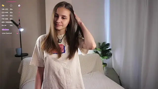 CaseyMulders online show from June 19, 2:28 am