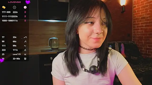 yuriski  online show from June 9, 5:47 pm
