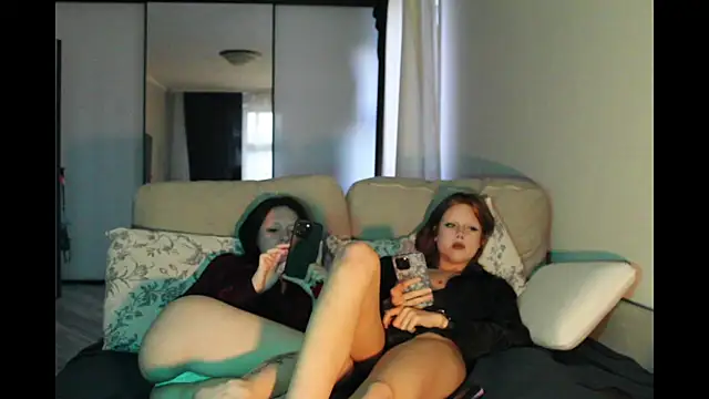 Snapshot of Catherine19Hunt chatting on June 19, 6:36 pm Catherine19Hunt online show from June 19, 6:36 pm