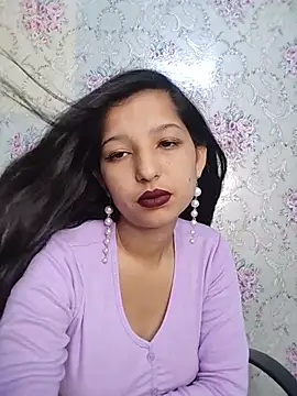 Snapshot of Queen_Rosyy chatting on June 23, 4:32 am Queen Rosyy online show from June 23, 4:32 am