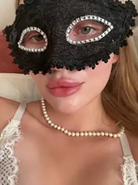 Snapshot of AlexandraMoore03 chatting on June 23, 12:14 pm AlexandraMoore03 online show from June 23, 12:14 pm