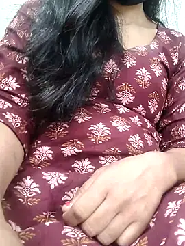 Snapshot of Tanvi-j chatting on July 11, 5:08 am Tanvi-j online show from July 11, 5:08 am