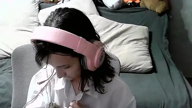 Snapshot of Lilfain_baby chatting on July 24, 11:17 am Lilfain baby online show from July 24, 11:17 am