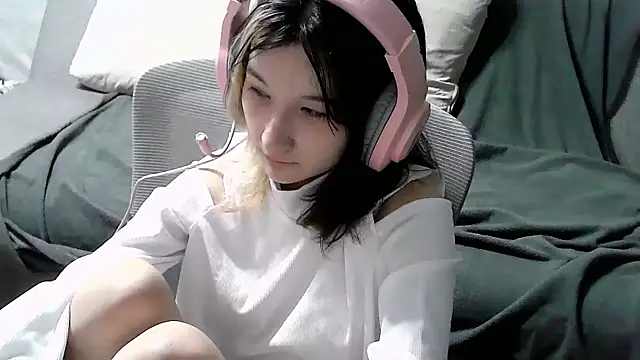 Snapshot of Lilfain_baby chatting on July 19, 12:13 pm Lilfain baby online show from July 19, 12:13 pm