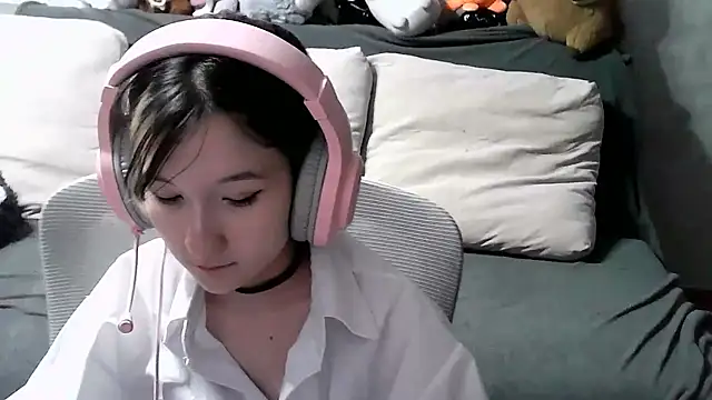 Snapshot of Lilfain_baby chatting on July 23, 2:24 pm Lilfain baby online show from July 23, 2:24 pm