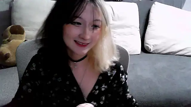 Snapshot of Lilfain_baby chatting on July 29, 12:15 pm Lilfain baby online show from July 29, 12:15 pm