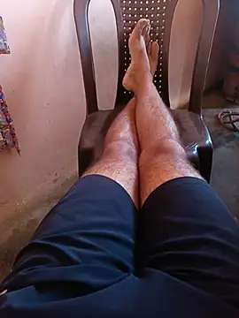 Desindianbull69 online show from June 15, 4:12 am