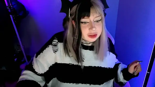 Chiibis online show from June 17, 1:10 pm