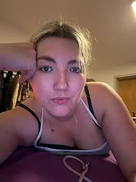 LauraStarr online show from July 16, 5:10 pm