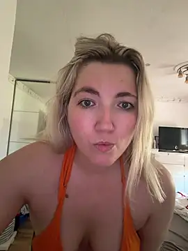 LauraStarr online show from June 20, 11:48 am
