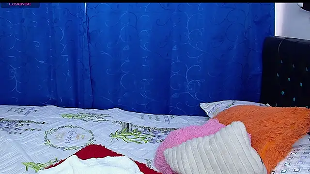Snapshot of melika_sweet4 chatting on July 19, 6:59 pm melika sweet4 online show from July 19, 6:59 pm