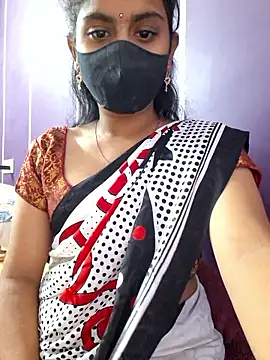 Clara-Lilly online show from June 10, 8:37 am