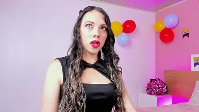 AshleyBenoitt online show from July 10, 1:44 pm