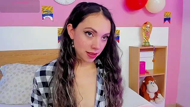 AshleyBenoitt online show from June 24, 1:32 pm