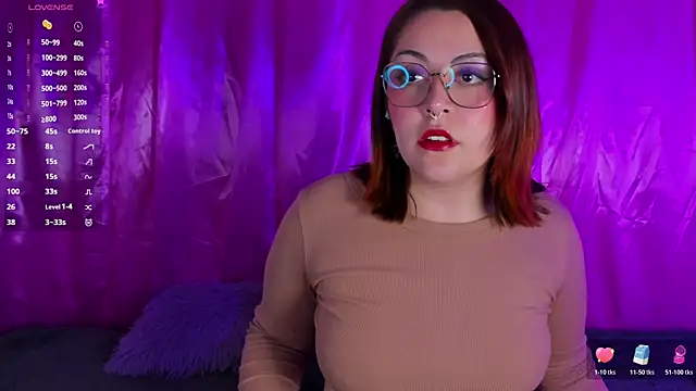 Snapshot of Lil_Violet chatting on June 16, 3:50 am Lil Violet online show from June 16, 3:50 am