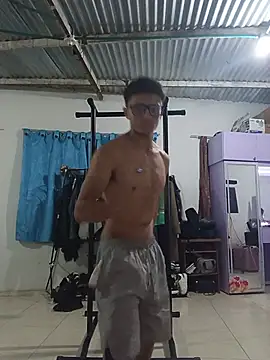Snapshot of Davitfitnosuke chatting on July 8, 12:46 am Davitfitnosuke online show from July 8, 12:46 am