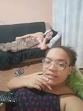 Esquetadinhas online show from July 10, 12:32 am