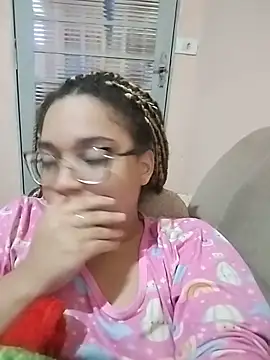 Esquetadinhas online show from June 17, 11:25 pm