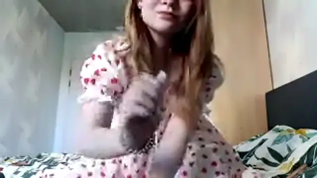 Snapshot of MayaCor chatting on June 9, 3:35 pm MayaCor online show from June 9, 3:35 pm