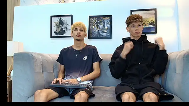 Snapshot of Hot_skinny_guys chatting on June 10, 7:26 pm Hot skinny guys online show from June 10, 7:26 pm