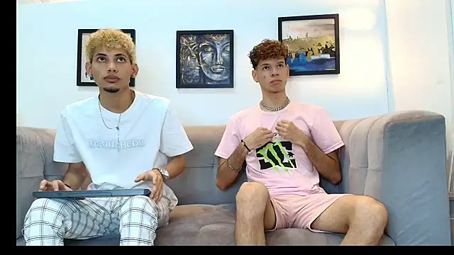 Snapshot of Hot_skinny_guys chatting on June 12, 7:33 pm Hot skinny guys online show from June 12, 7:33 pm