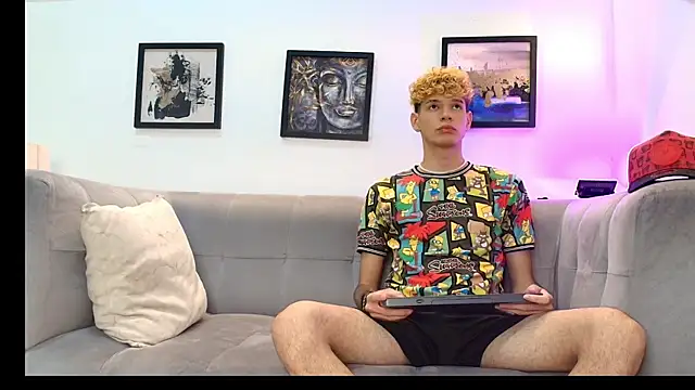 Snapshot of Hot_skinny_guys chatting on June 17, 7:57 pm Hot skinny guys online show from June 17, 7:57 pm