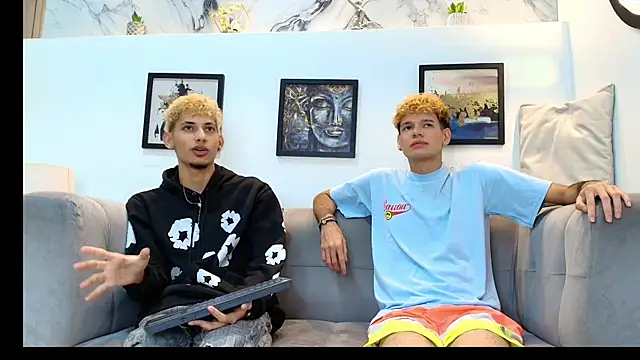Snapshot of Hot_skinny_guys chatting on June 16, 7:36 pm Hot skinny guys online show from June 16, 7:36 pm