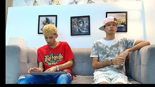 Snapshot of Hot_skinny_guys chatting on June 15, 7:24 pm Hot skinny guys online show from June 15, 7:24 pm
