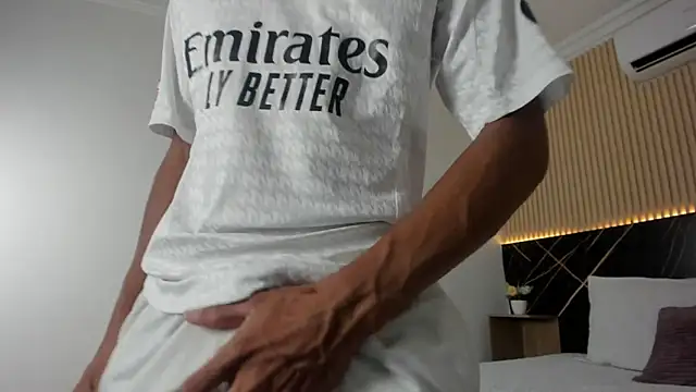 Snapshot of Bruno_fox chatting on July 6, 8:11 pm Bruno fox online show from July 6, 8:11 pm