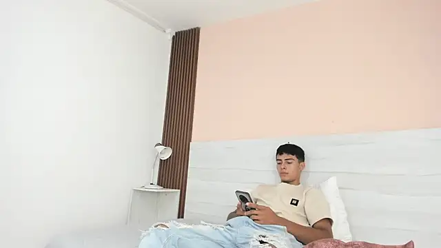 Snapshot of Bruno_fox chatting on July 17, 8:39 pm Bruno fox online show from July 17, 8:39 pm