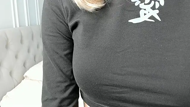 Janet Johnson online show from June 12, 10:02 am