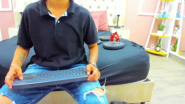 Pixelriott online show from July 14, 5:30 pm
