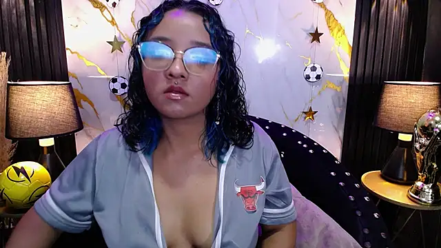 JuicyBoobix online show from June 11, 1:30 pm