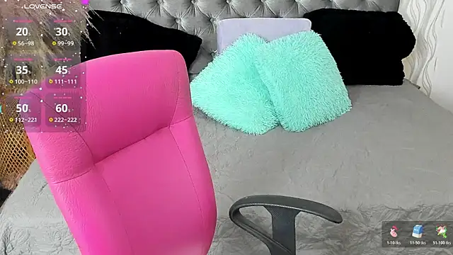 Snapshot of katt_eyes__ chatting on July 19, 1:30 pm katt eyes online show from July 19, 1:30 pm