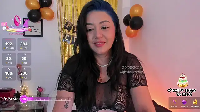Snapshot of LauraToro_ chatting on September 29, 1:39 pm LauraToro online show from September 29, 1:39 pm