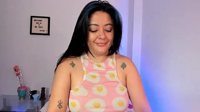 LauraToro  online show from January 17, 7:23 am