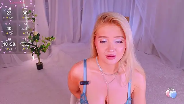 OlliviaBr0wn online show from July 25, 10:11 am