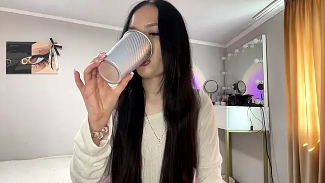 amelialiana online show from June 14, 1:12 pm